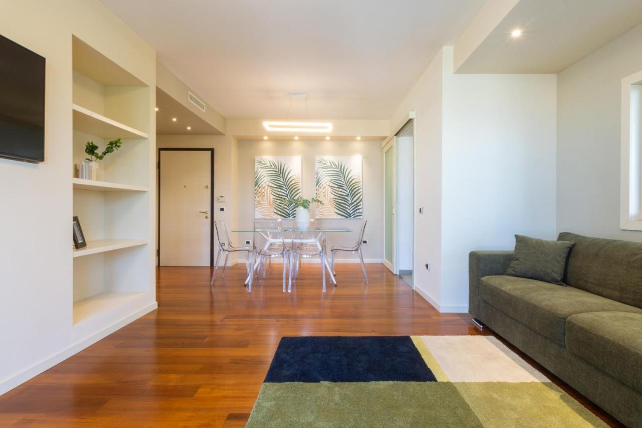 Terrazza61 - Appartamento Con Vista Spettacolare Sulla Citta Di กาญารี ภายนอก รูปภาพ