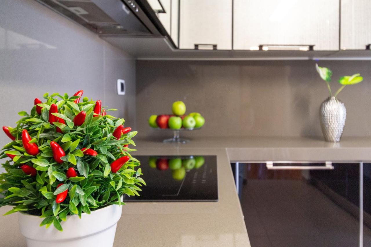 Terrazza61 - Appartamento Con Vista Spettacolare Sulla Citta Di กาญารี ภายนอก รูปภาพ