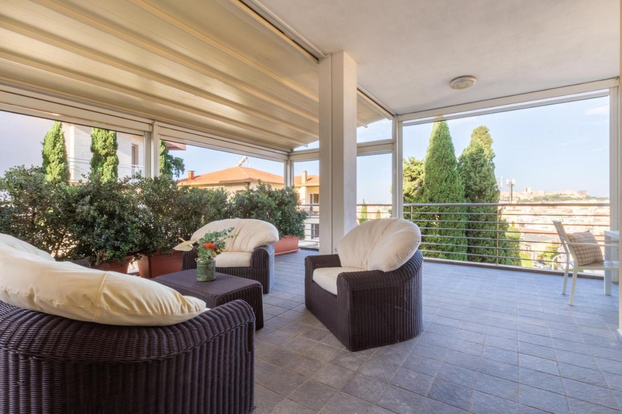 Terrazza61 - Appartamento Con Vista Spettacolare Sulla Citta Di กาญารี ภายนอก รูปภาพ